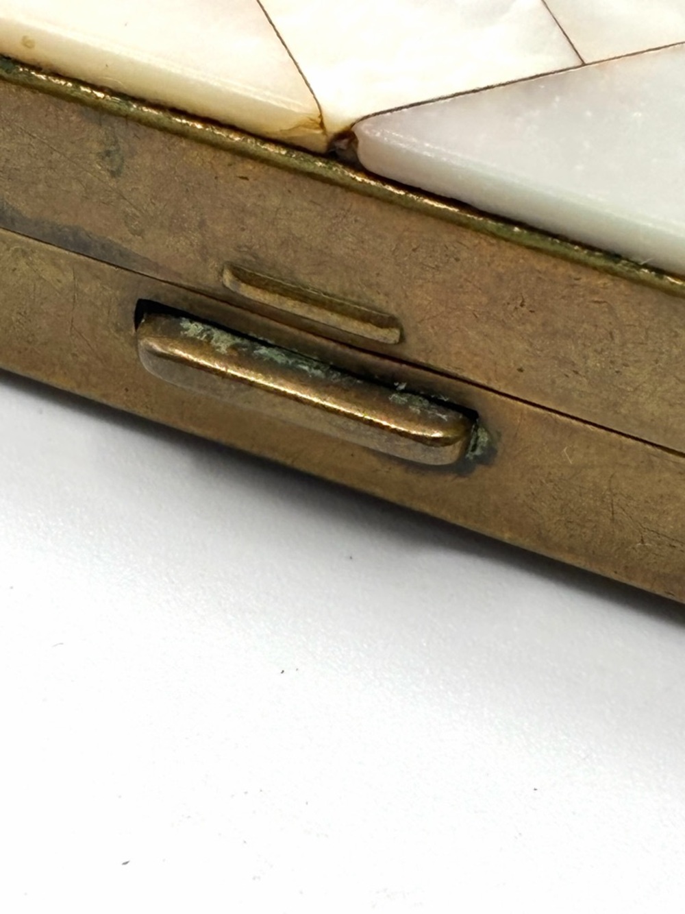 Vintage Mother of Pearl Brass Cigarette Case Compact Art Deco Style - Picture 6 of 11
